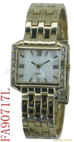 深圳市鴻源達表業(yè) 專業(yè)設(shè)計生產(chǎn)銷售石英手表