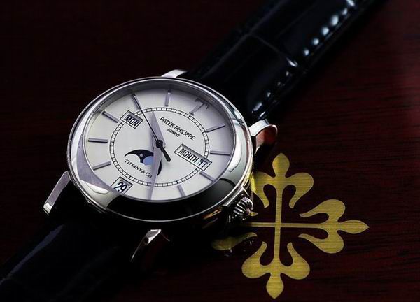 “表王”四面楚歌？天價聯名腕表背后，百達翡麗的時代焦慮